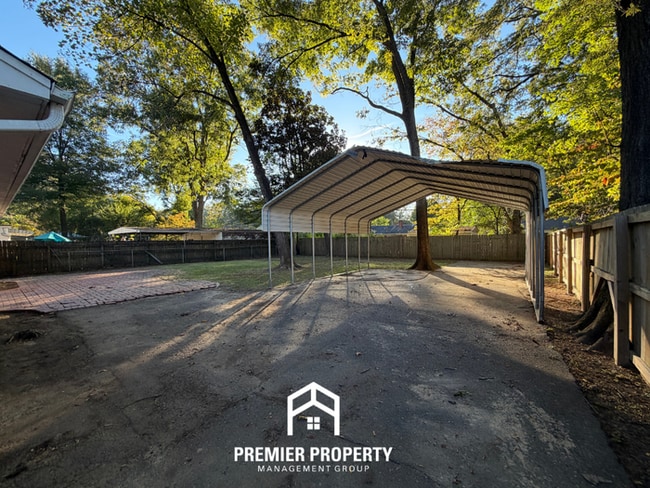 Building Photo - 1085 S.Perkins Rd