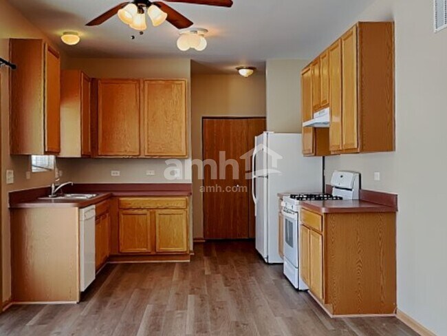 Building Photo - 39861 Waterloo Dr