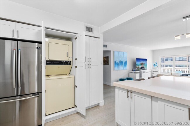 Building Photo - 3850 Galt Ocean Dr