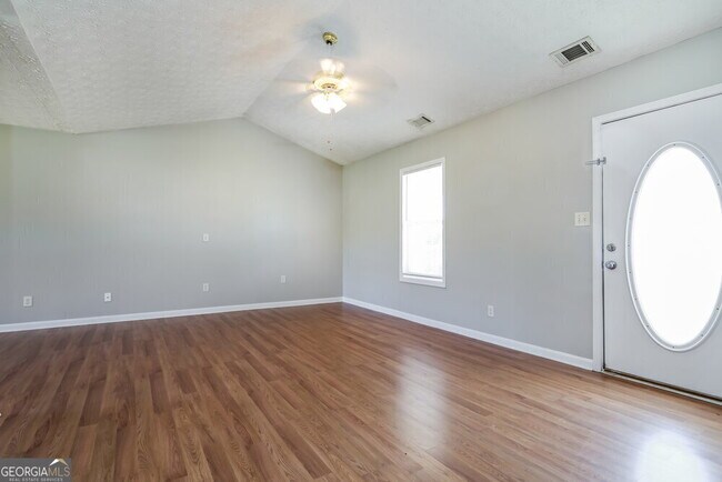 Building Photo - 372 Kay Dr