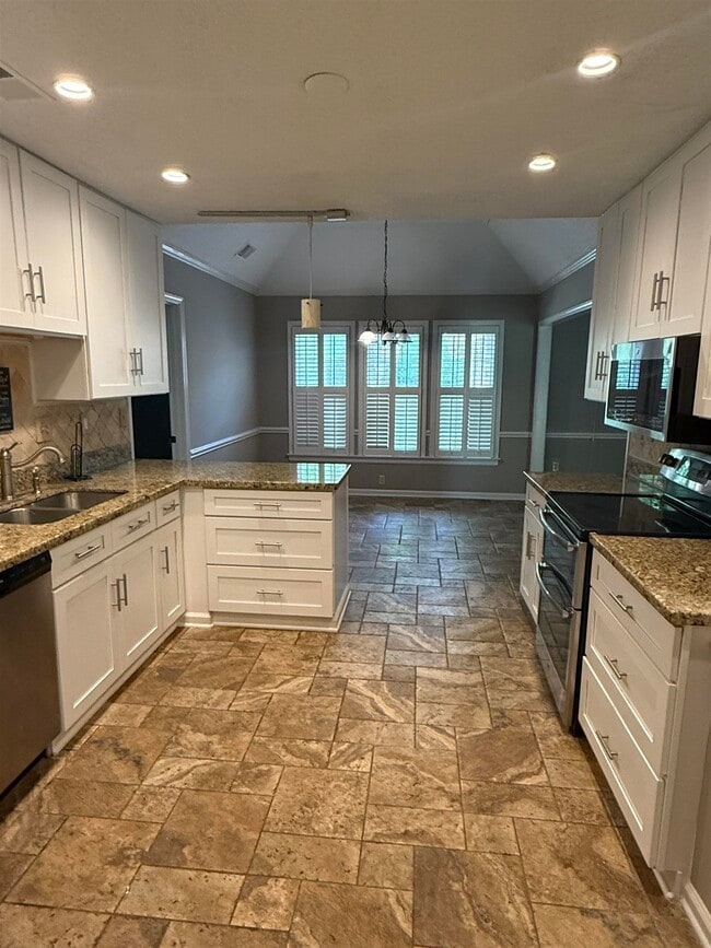 Building Photo - 2805 Morning Woods Dr