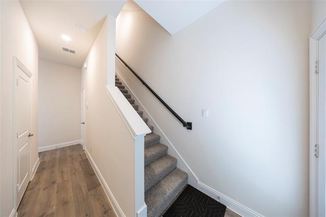 Building Photo - 1530 Lake District Dr