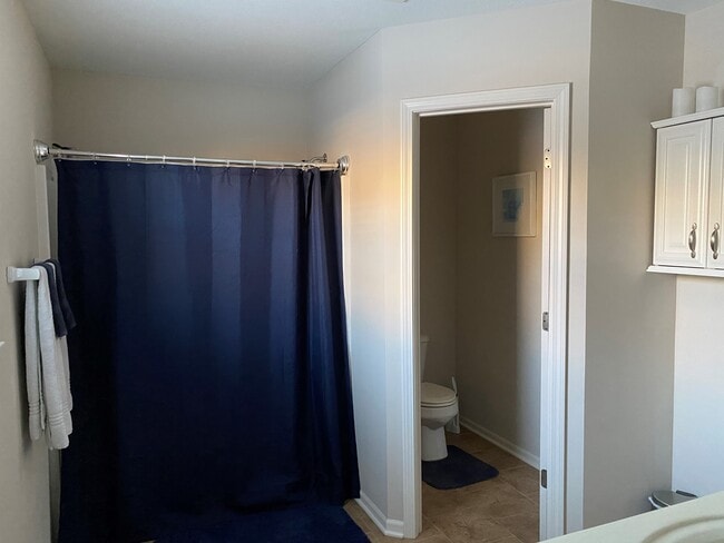 Building Photo - 4809 Broadway Terrace