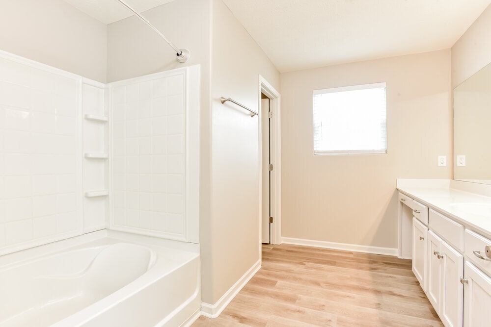 Building Photo - 1631 Sunray Dr