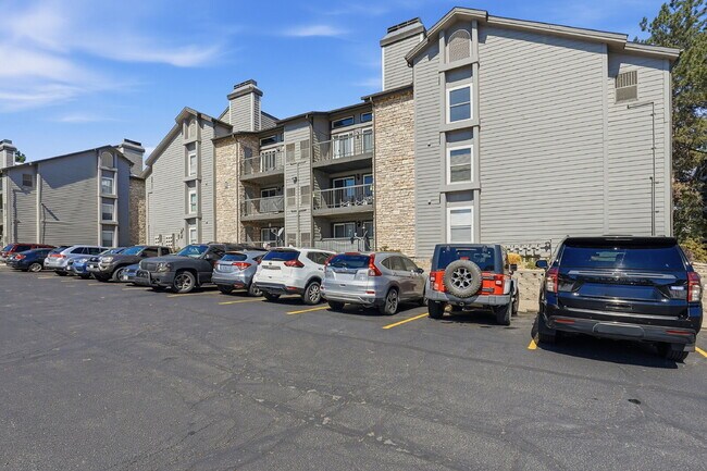 Building Photo - $1,840.95 - 2 bed/1 bath, cozy Denver Condo!