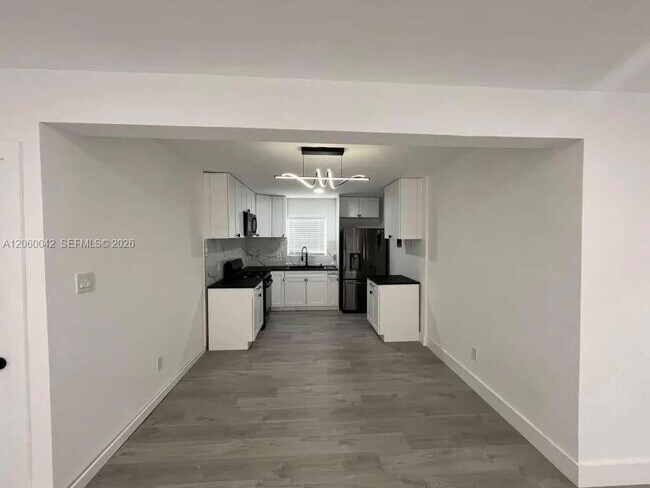 Building Photo - 316 Surfside Blvd