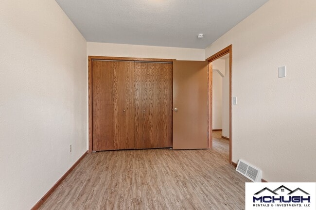 Building Photo - 527 Northridge Dr