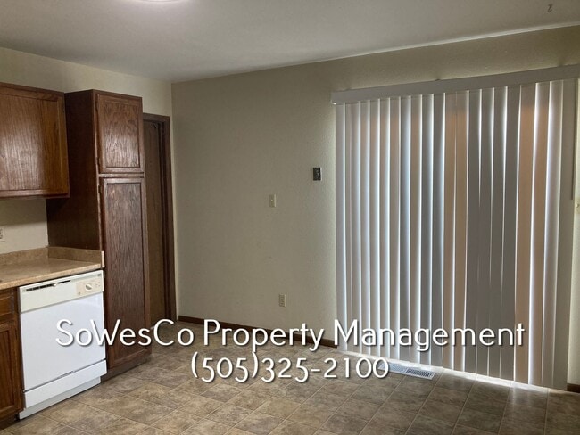 Building Photo - 3 Bedroom 2 Bath Home in Central Farmingto...