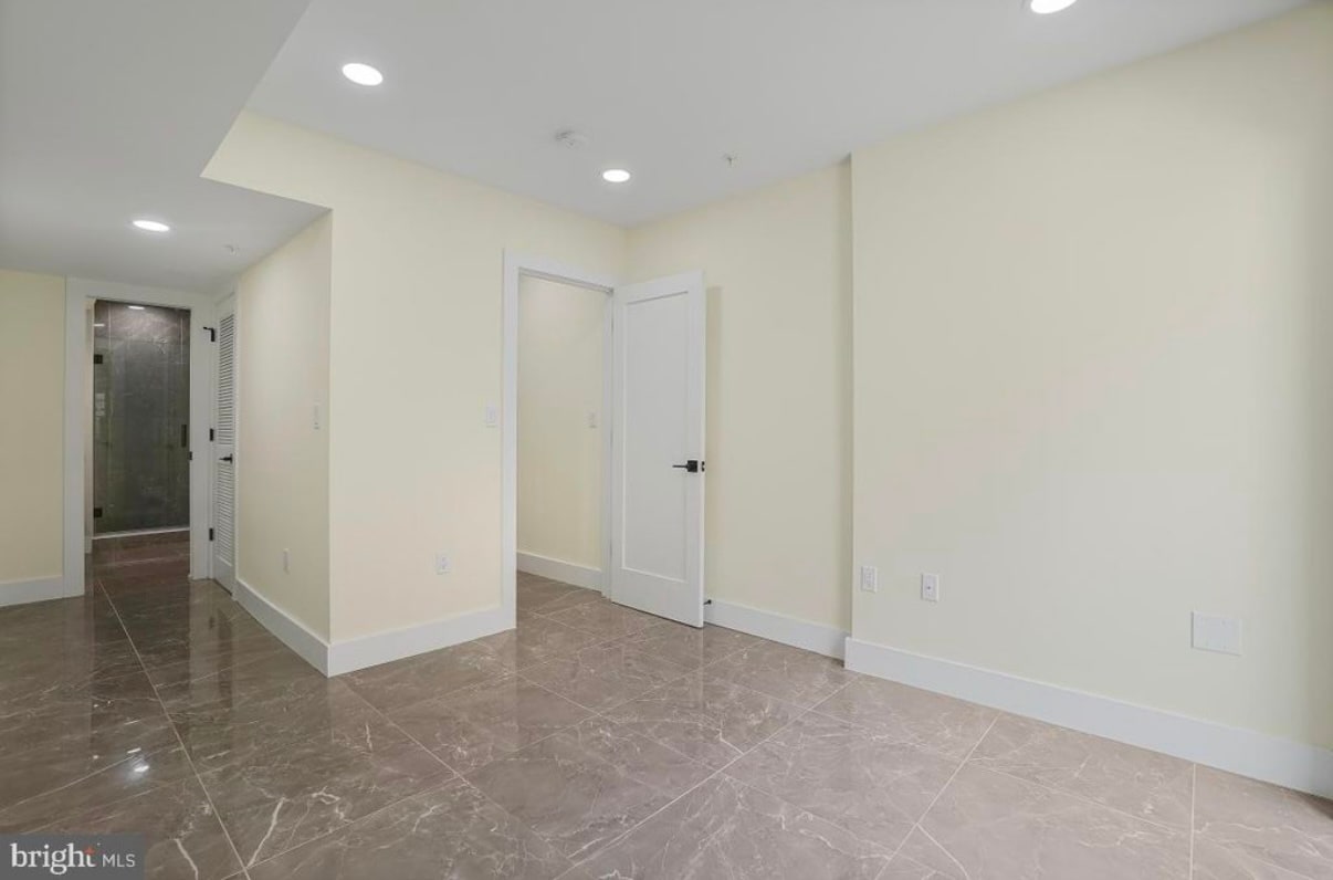 Building Photo - 808 12th St NE