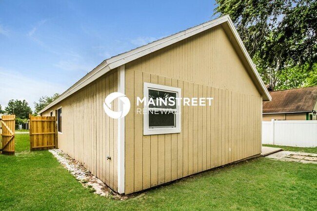 Building Photo - 3 Bedroom Pet-Friendly Home in APOPKA, FL with Main Street Renewal