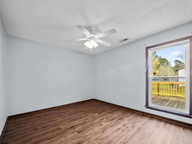 Building Photo - Welcome to Springdale Acres!