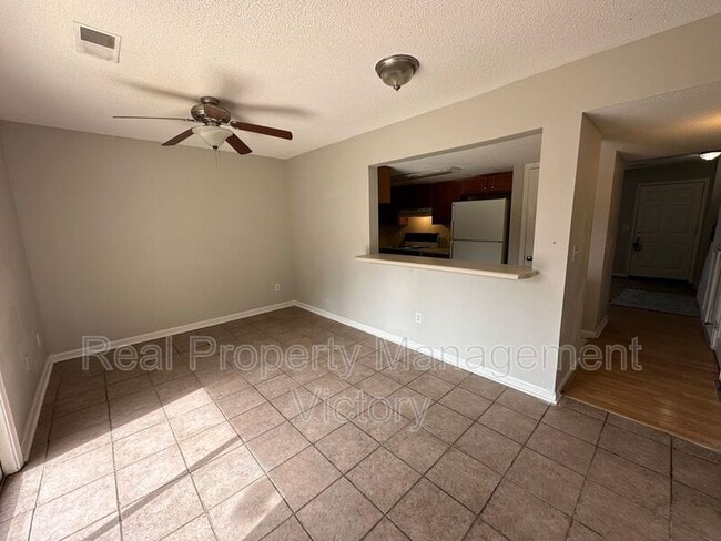 Building Photo - 5040 Cheshire Ct