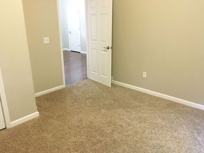Building Photo - 4-Bedroom 3 Bath Executive Home In Rib Mou...