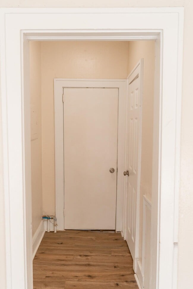 Building Photo - 515.5 N Monroe St