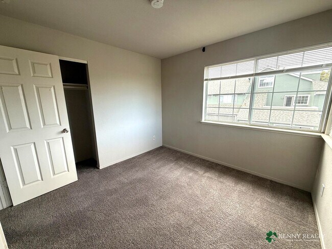 Building Photo - Remodeled 2-Bedroom Home with City Views in Daly City