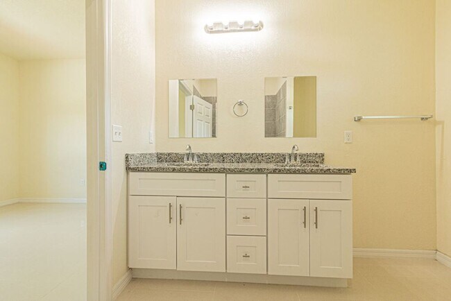 Building Photo - 3BR/2BA Home with 1-Car Garage in Prime SW Lehigh Acres – Brand New Construction