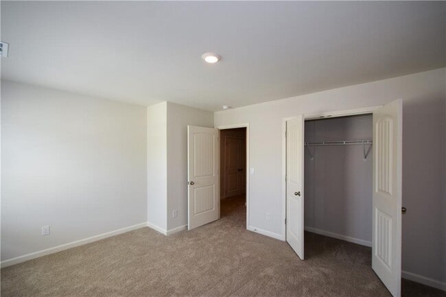 Building Photo - 331 Belmont Dr