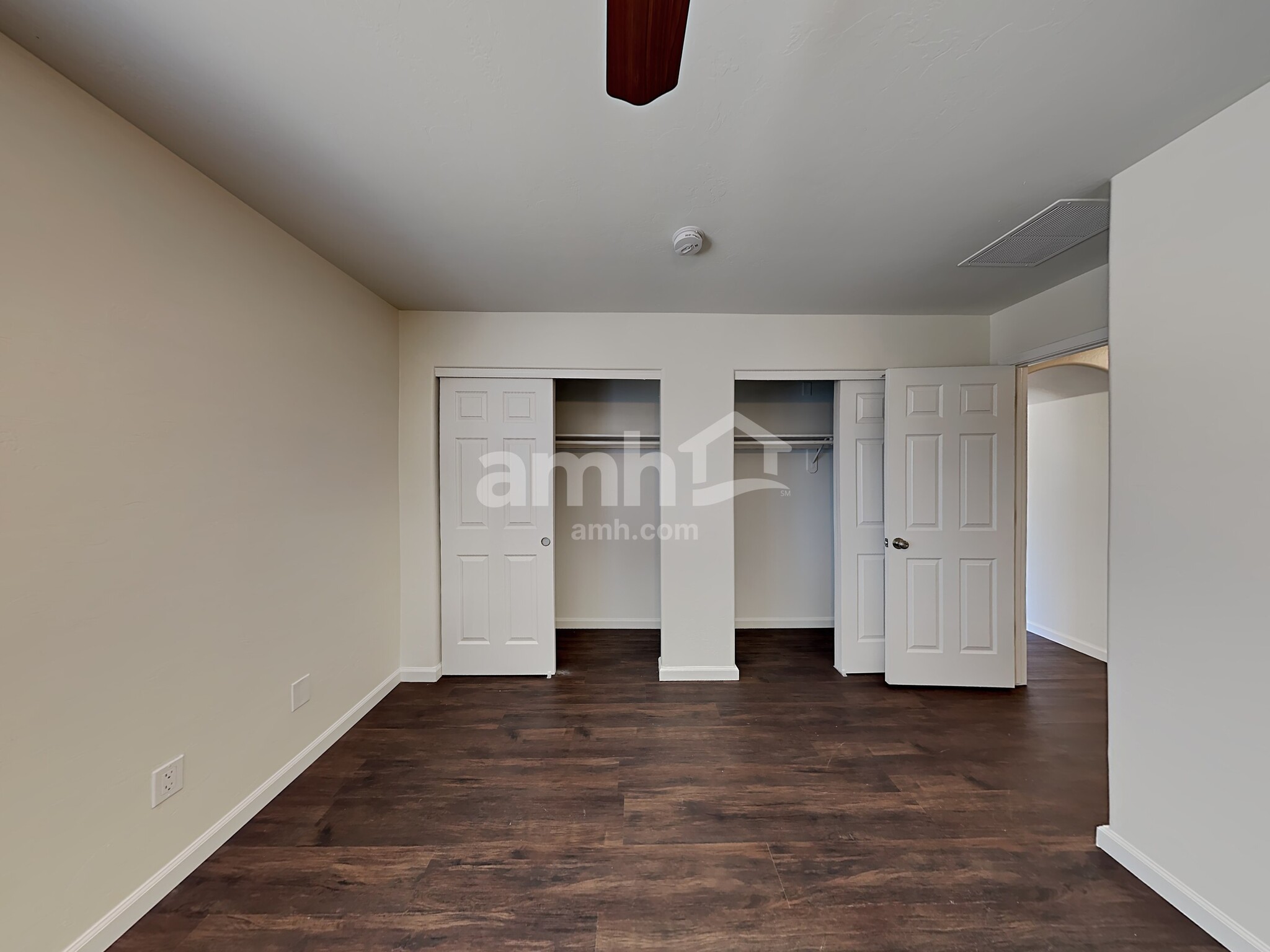 Building Photo - 729 W Firehawk Dr