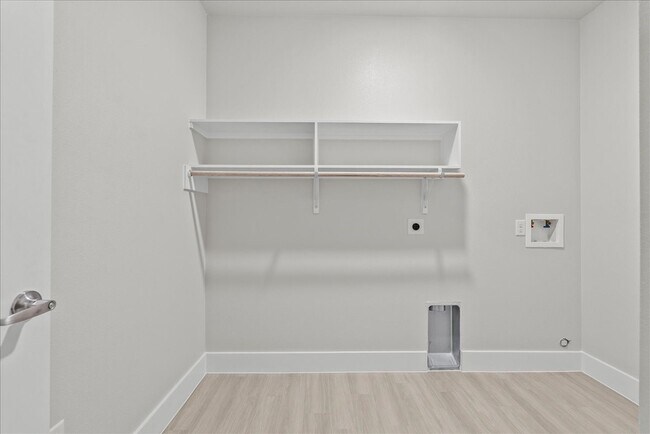 Building Photo - 540 Hobbs Rd