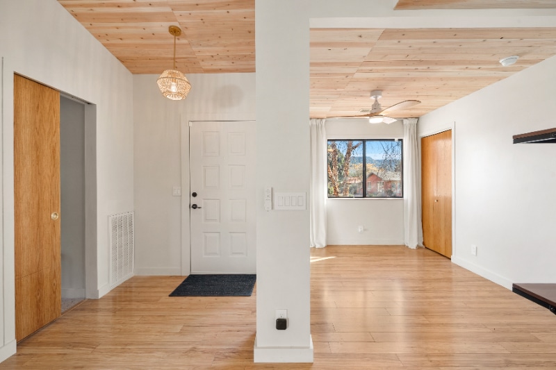 Building Photo - 115 Canyon Diablo Rd