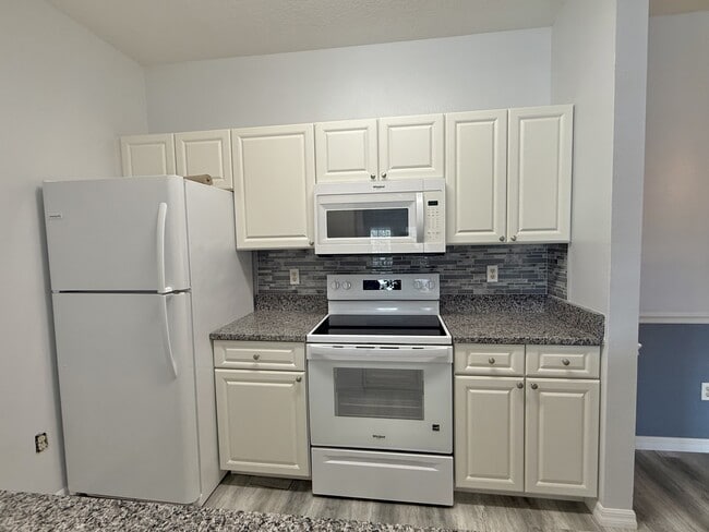 Building Photo - 14226 Fredricksburg Dr