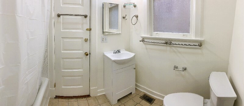 Building Photo - 1031 Broadway St