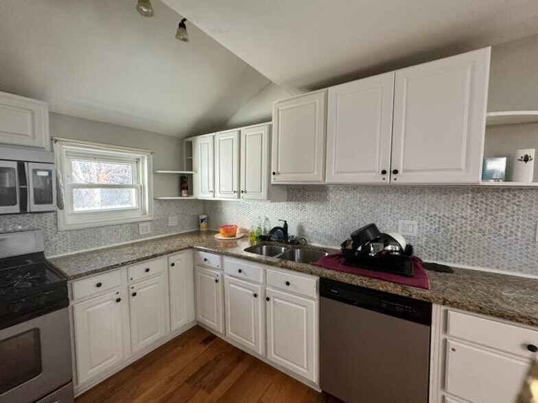 Building Photo - 149 McGill Ave NW