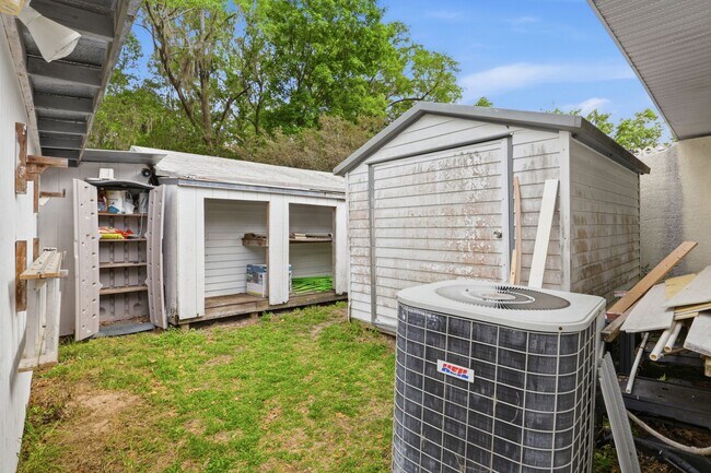 Building Photo - 4731 NW 39th St
