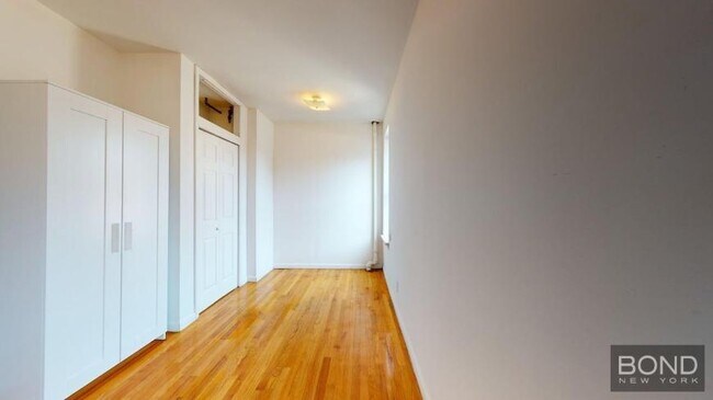 Building Photo - 3 bedroom in Manhattan NY 10003
