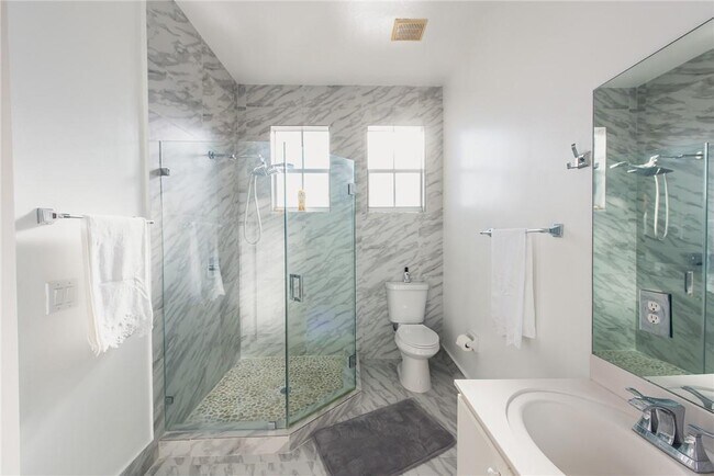 Building Photo - 6306 SW 165th Pl