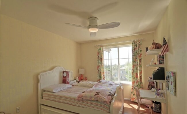Building Photo - An Elegant impeccably maintained home with...