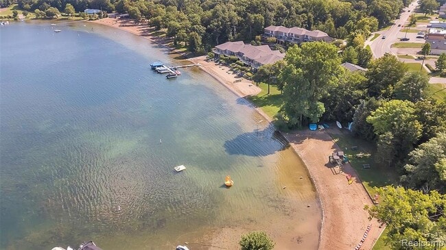 Building Photo - 4022 Hazelett Dr