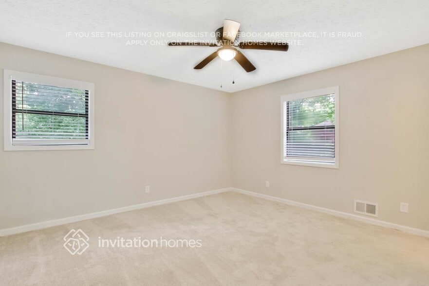 Building Photo - 1023 Lakewood Dr