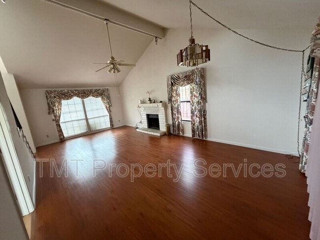 Building Photo - 2 Polvadera Ct