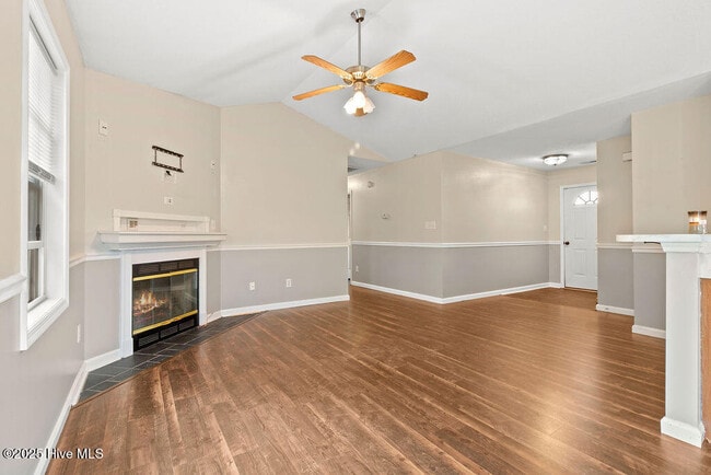 Building Photo - 409 Sumrell Way
