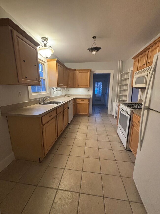 Building Photo - 318 Front St