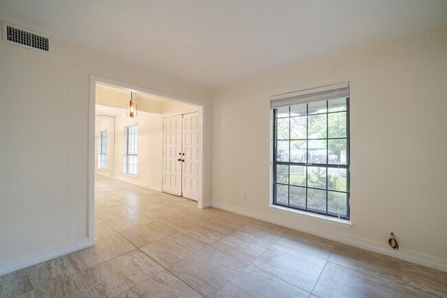 Building Photo - 10509 Doering Ln