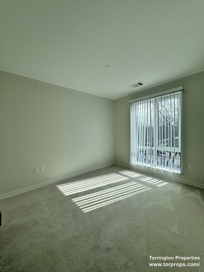 Building Photo - 289 Walk Hill St