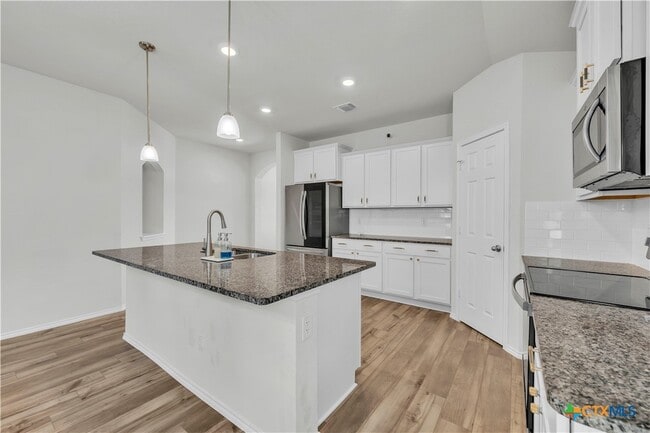 Building Photo - 2420 Elba Dr