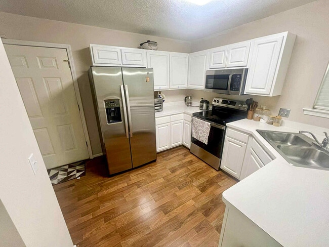 Building Photo - 19 Avocet Way