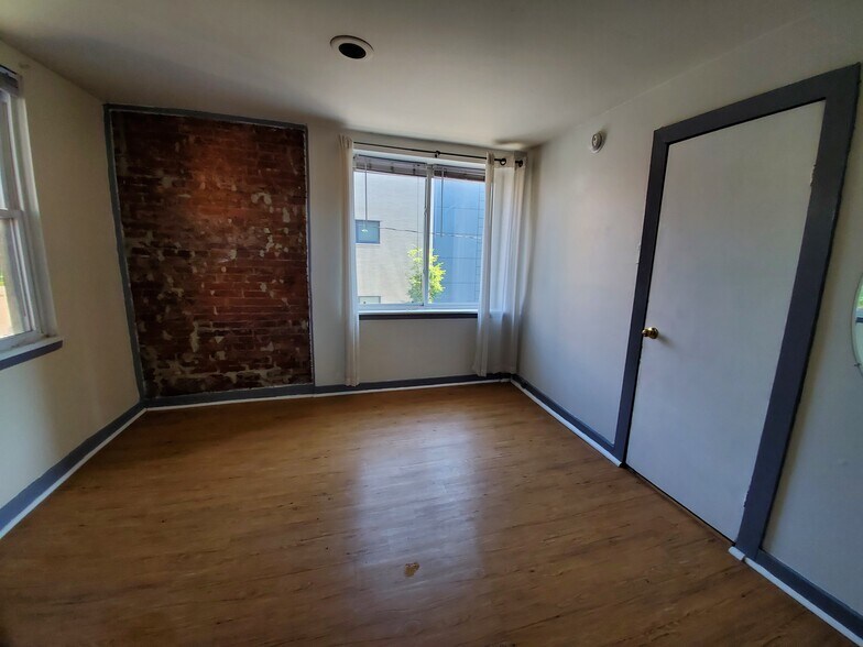 Building Photo - 1134 Rodman St