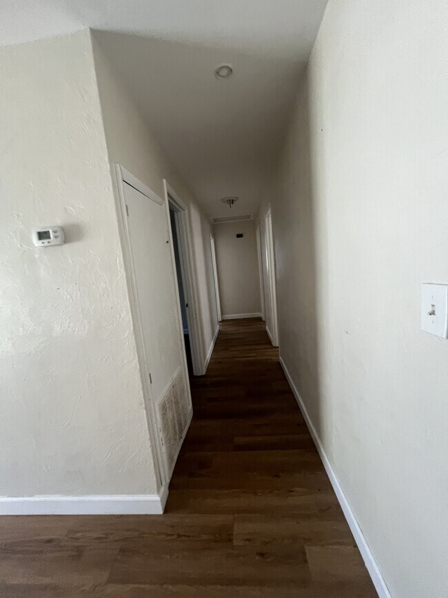 Building Photo - 536 Ruth St