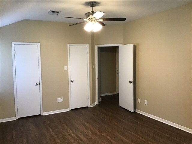 Building Photo - 1703 Oak Valley Dr