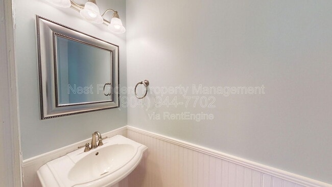 Building Photo - 1142 Westwood Dr