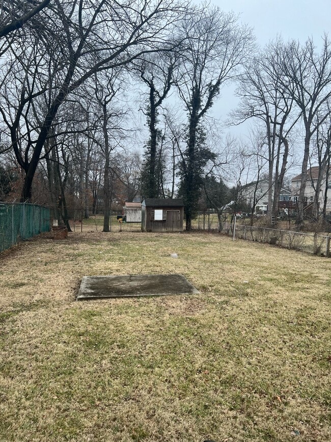 Building Photo - 609 N Stonestreet Ave