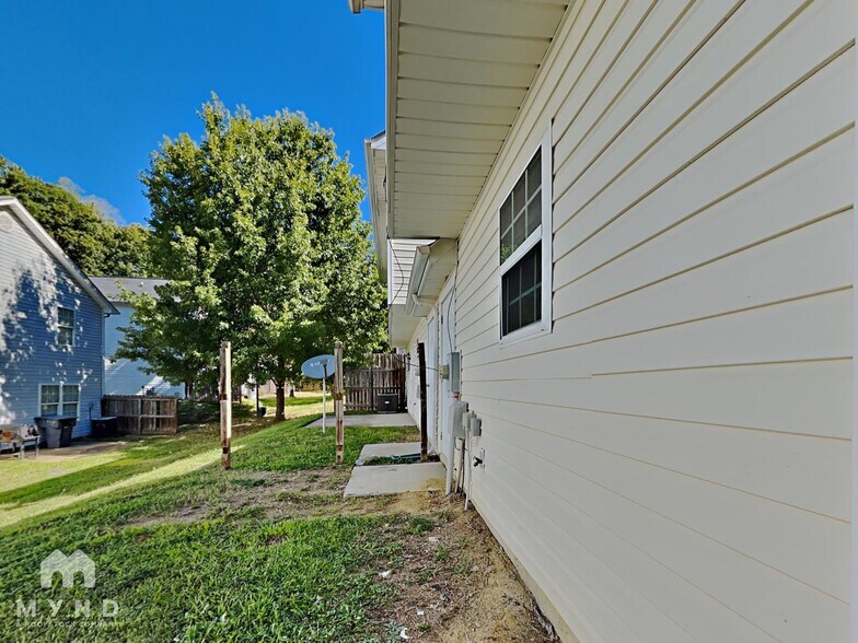 Building Photo - 5146 Brooktree Dr
