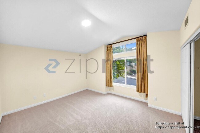 Building Photo - 19872 Sunset Vista Rd