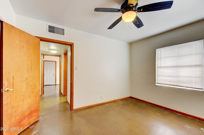 Building Photo - 1301 W Osborn Rd