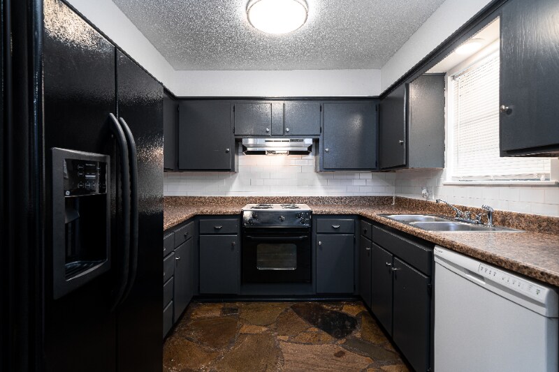 Building Photo - 3413 Cameron Ct