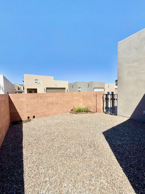Building Photo - 6113 Strand Loop SE
